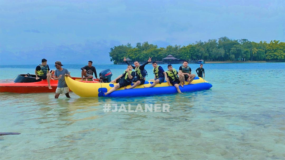 Bananaboat Pulau Pari